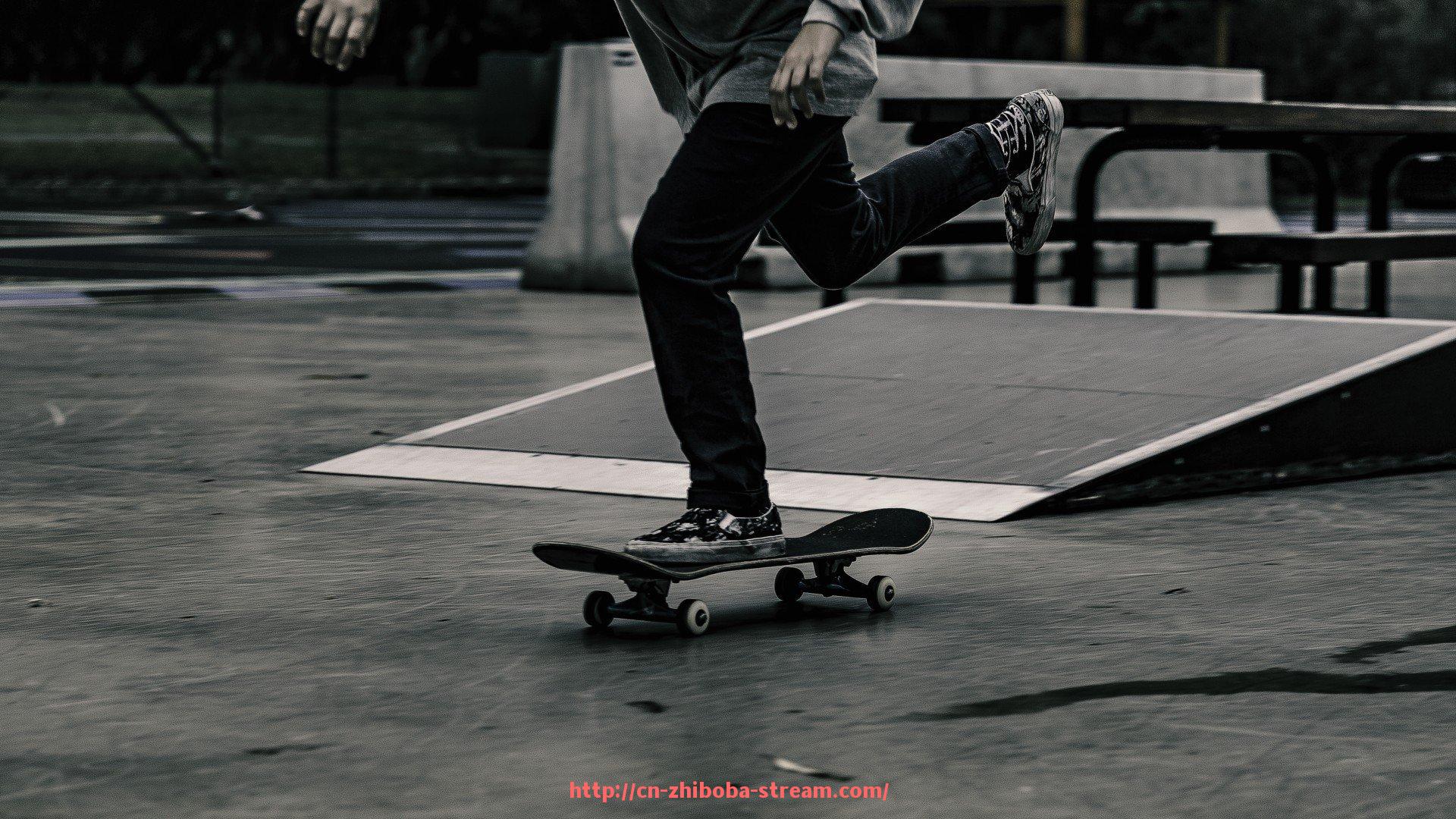 直播吧-健身器材双脚摆动功能的设计原理与锻炼效果